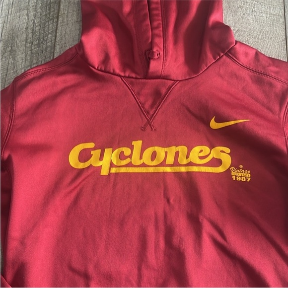 Nike Dri-Fit Iowa State Cyclones Size Small Hooded Athletic Sweatshirt. - Picture 3 of 6